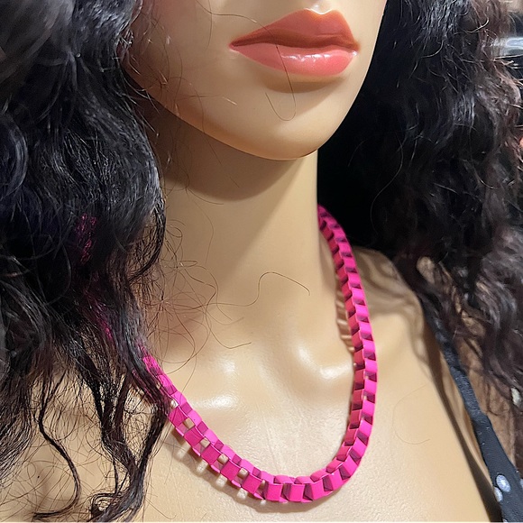 Hot Pink Metal Box Chain Necklace - 90’s - Y2K - Picture 6 of 6
